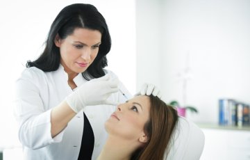 Botulinum toksin u suvremenoj praksi: Zašto je standardizirana edukacija postala ključ profesionalne izvrsnosti?